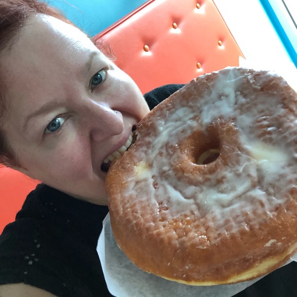 Meet your Posher, Lisa - Picture 1 of 1